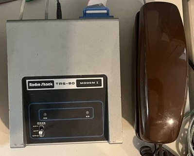 Radio Shack TRS-80 Modem I with telephone handset