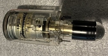 Farnsworth 1P25 image converter tube